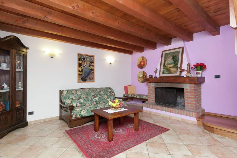 Vacation home with pool, garden & patio — photo 4