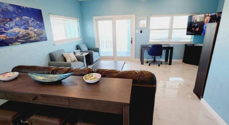 Vacation home | Close to the beach | Pets allowed — photo 2