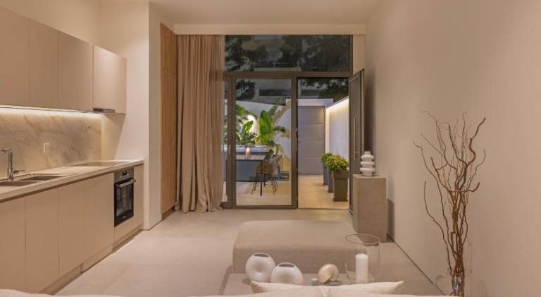 Earthy Haven-Minimalist Luxury Studio & Hot Tub — photo 2