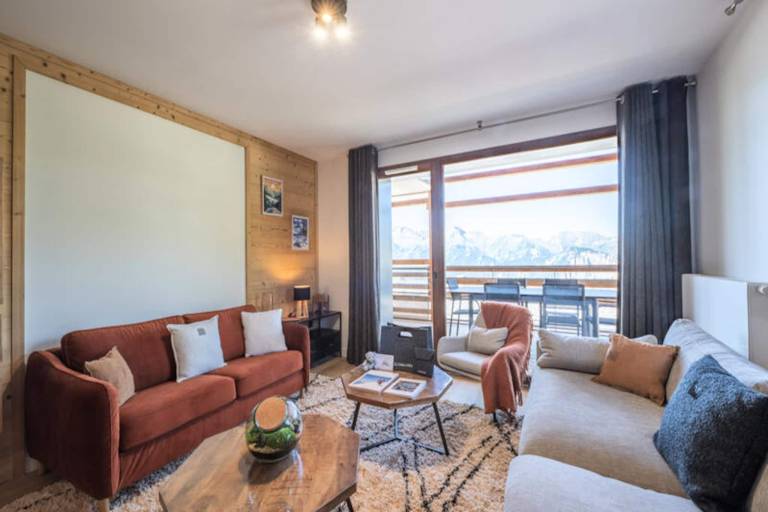 Apartment with patio | Ski nearby | Pet-friendly — photo 2