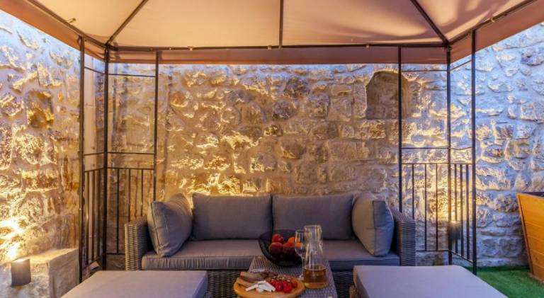 Vacation home with yard, patio & barbecue | Suitable for remote work — photo 4