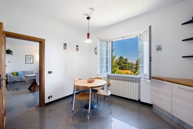 Fully equipped charming rental apartment with garden, grill & fast internet | Garden view | Pet-friendly — photo 5