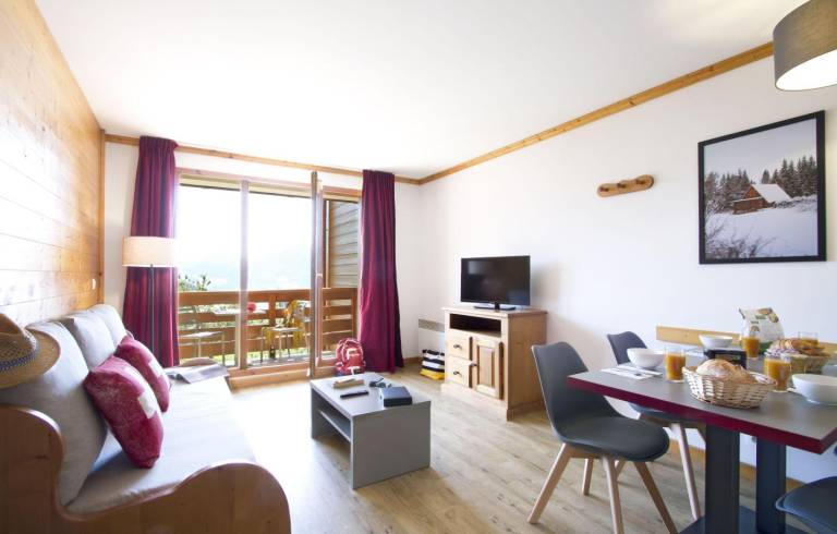 Wifi, 20m from resort center, swimming pool, sauna, balcony, tv, ski locker, 51m² — photo 4