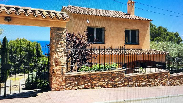 Villa with BBQ, private pool & terrace — photo 2