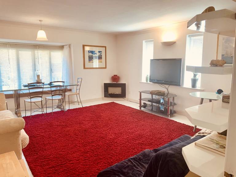 Apartment Lymington