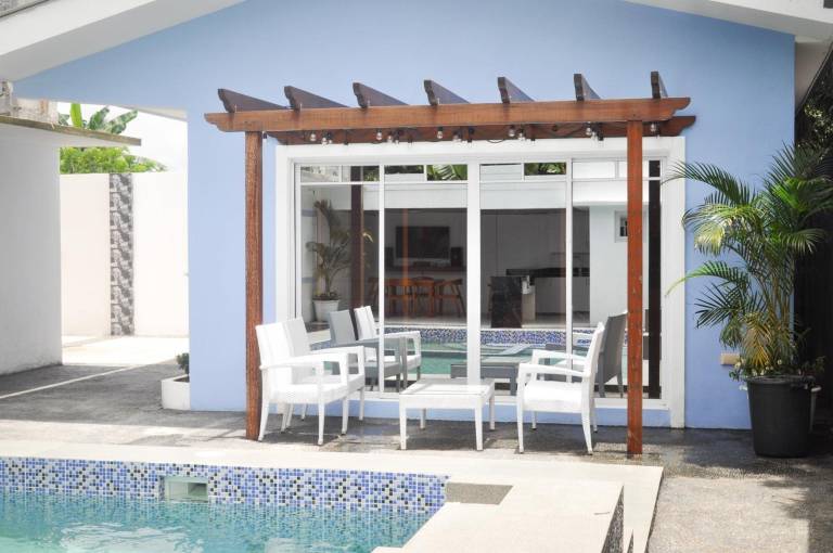 Villa with pool & barbeque | Suitable for remote work in Silang
