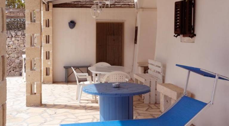 Apartment with pool — photo 3