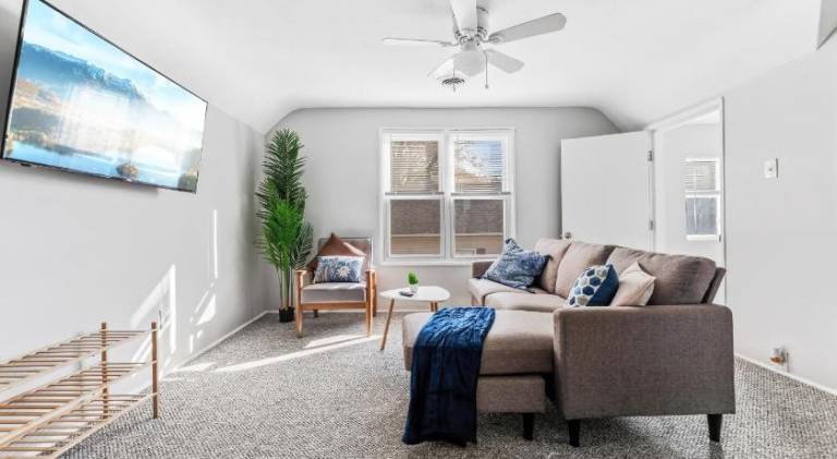 Holiday apartment with 3 rooms for 8 persons in Cleveland, OH