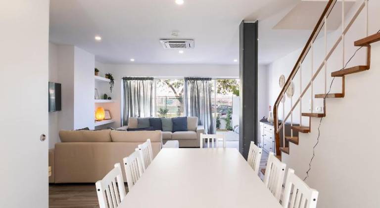 Fully equipped villa with garden, patio & private pool | Pets are welcome — photo 3