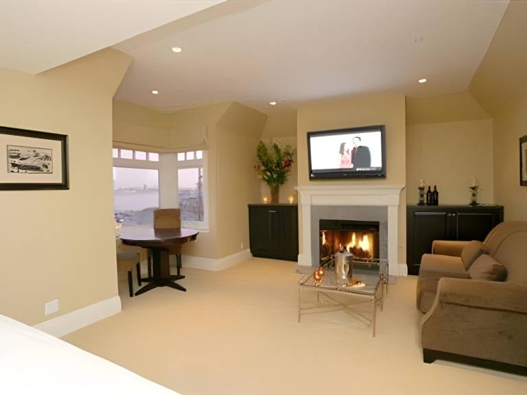 THE GABLES INN SAUSALITO BED AND BREAKFAST