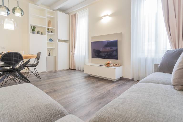Children-friendly wonderful holiday apartment | Near Como Cathedral | City view | Dogs allowed — photo 3