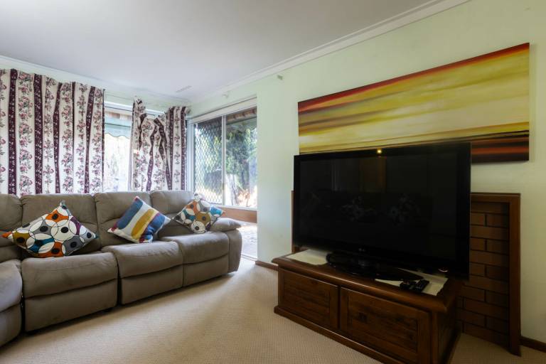 Well equipped 3BR Home with Backyard and Patio