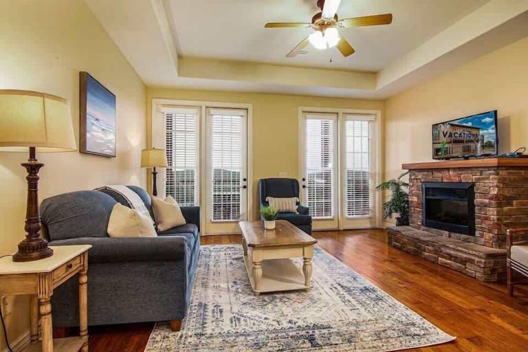 Condo Silver Dollar City