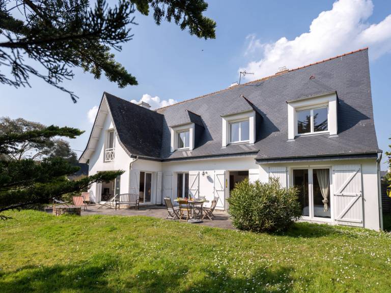 Fully equipped vacation home with yard & patio | Beach nearby | Dogs allowed in Carnac