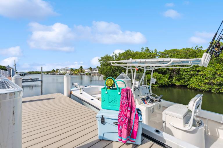 Reel Knotty Pool Home, 35' Dock, Walk to the Beach, Bikes & Kayaks! — photo 4