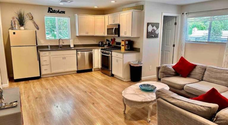 House with 2 rooms for 4 persons — photo 2