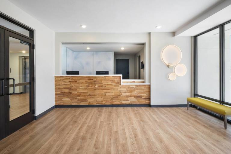 ECHO Suites Extended Stay by Wyndham Bozeman — photo 3