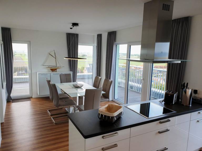 Luxus-Ferienwohnung, eigene Sauna, große Terrasse, Meerblick — photo 4