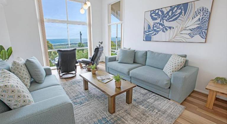 House Lake Tyers Beach