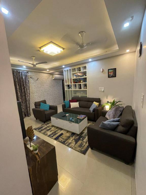 Master BedRoom, Private Bathroom, Balcony, Pool — photo 3
