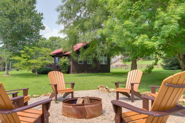 Fire Pit + Hot Tub: Family Cabin in Seiverville! — photo 3