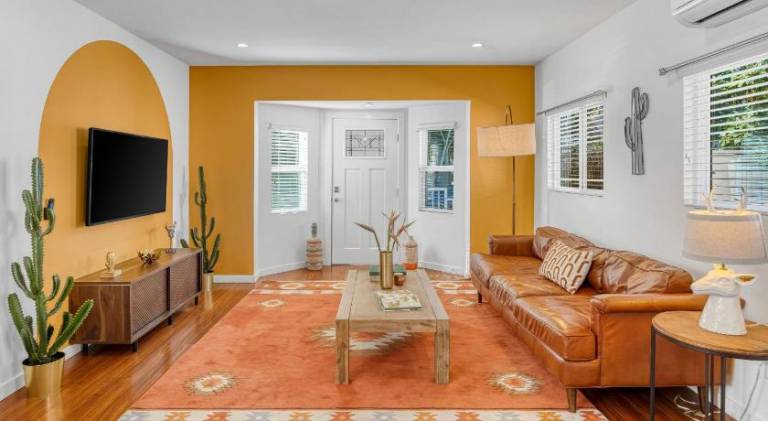 2 Units in Prime Hollywood Location Chic Renovated 1BDRs w Patio AvantStay in Los Angeles, CA