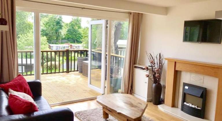 Chalet with pool in Caernarfon