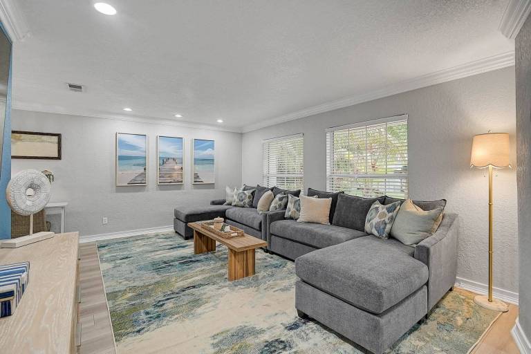 Fully equipped big house with private pool & barbeque | City view | Suitable for remote work | Pets are welcome — photo 2