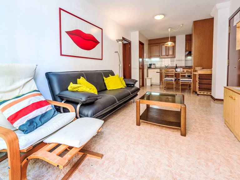 Fully equipped rental apartment with patio | Sea view | Beach nearby | Pets are welcome — photo 2