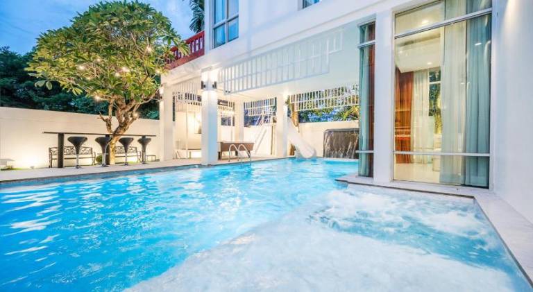 Villa with pool — photo 3
