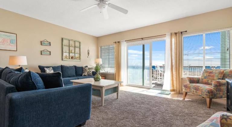 Vacation home | Beach nearby | Pet-friendly — photo 2