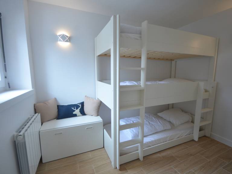 Renovated Apartment in Village Center Near Slopes, Sleeps 5 — photo 3