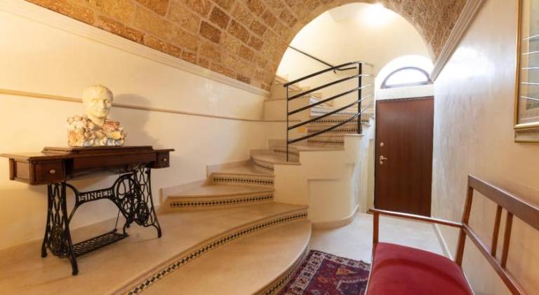 Holiday apartment with jacuzzi & patio — photo 5