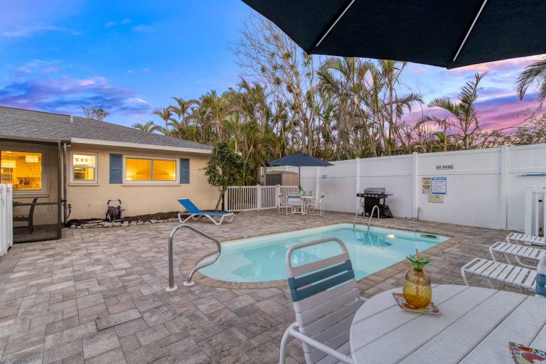 Children-friendly vacation home with private pool, patio & barbeque | Close to the beach | Dogs allowed — photo 4