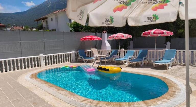 Fully equipped villa with barbecue, terrace & yard | Pets are welcome — photo 3