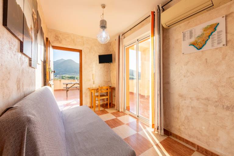 Holiday apartment with terrace | Mountain view — photo 3