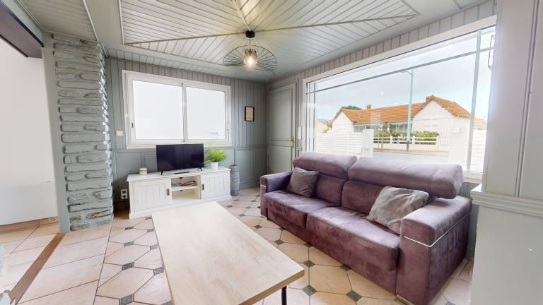 Vacation home with terrace, garden & barbeque — photo 4