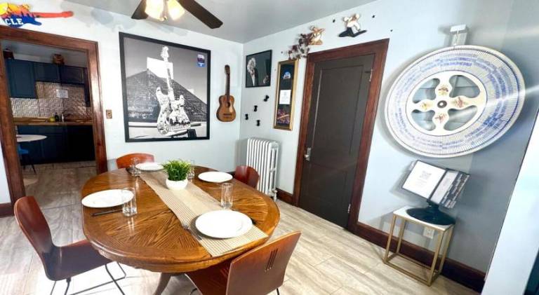 House with 3 rooms for 6 persons in Cleveland, OH