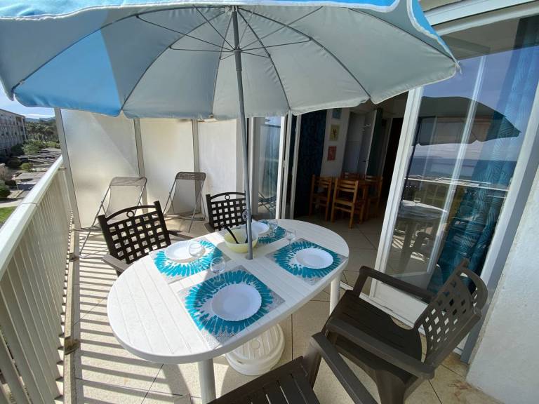 Lavandou apartment with sea view terrace and parking — photo 3