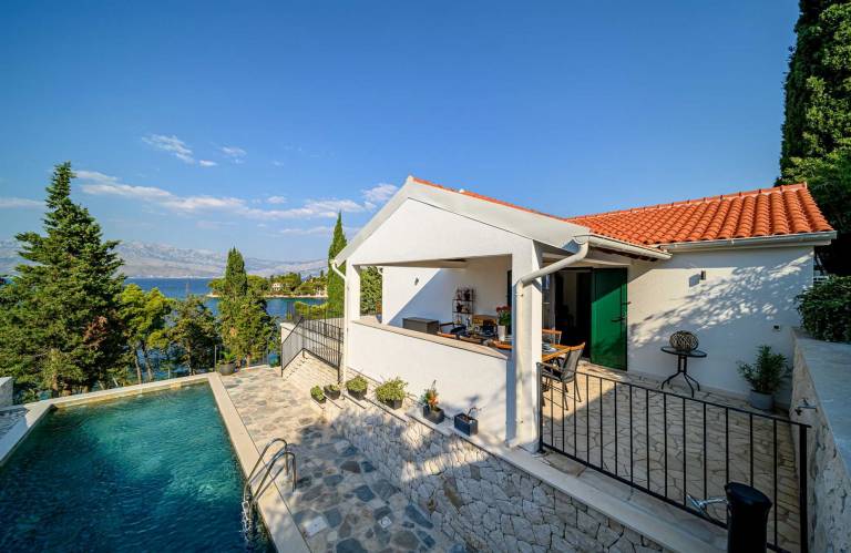 Villa with terrace, yard & private pool | Pool view — photo 3