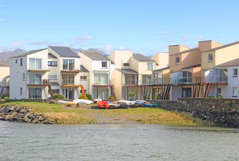 Cottage  Borth-y-Gest