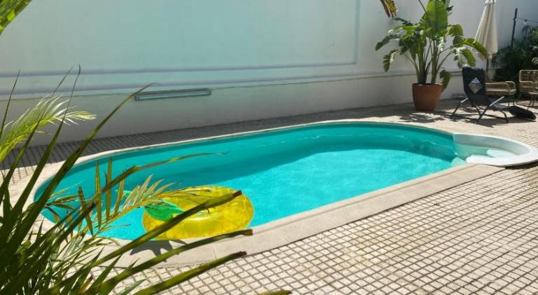 Vacation home with pool — photo 2
