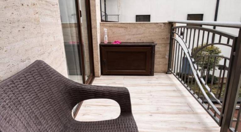 Urban nest old Tbilisi hotel — photo 5