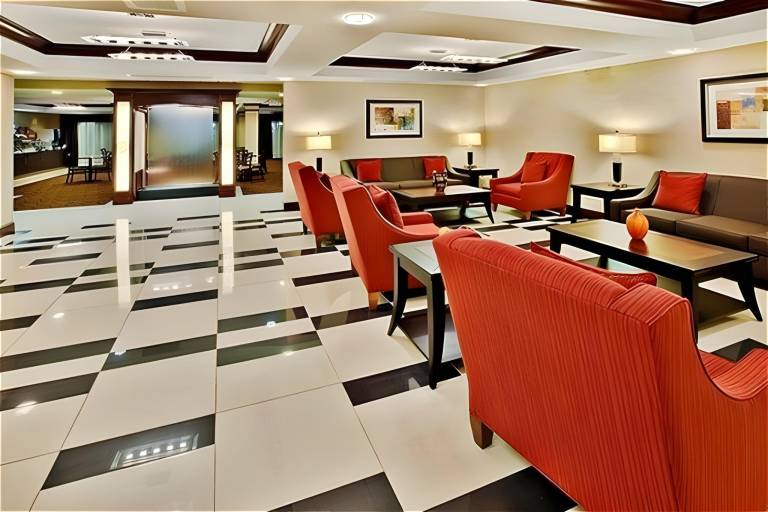 Holiday Inn Express Hotel & Suites Crawfordsville By IHG — photo 4
