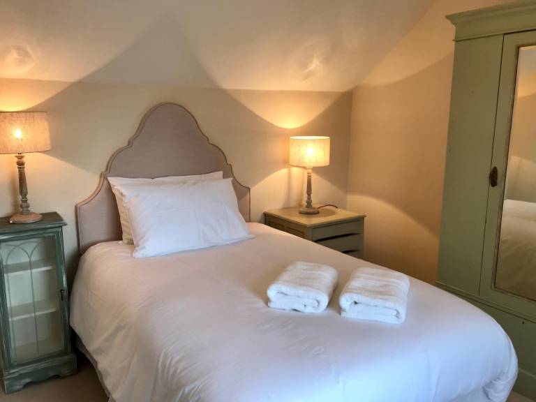 Vacation home with pool | Close to Oxford Castle — photo 2