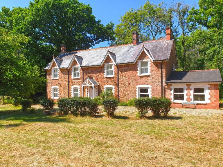 Cottage Bathealton