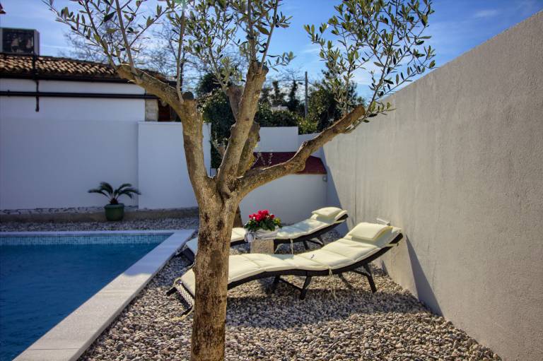 Fully equipped beautiful villa with barbeque, terrace & pool | Pets allowed — photo 2