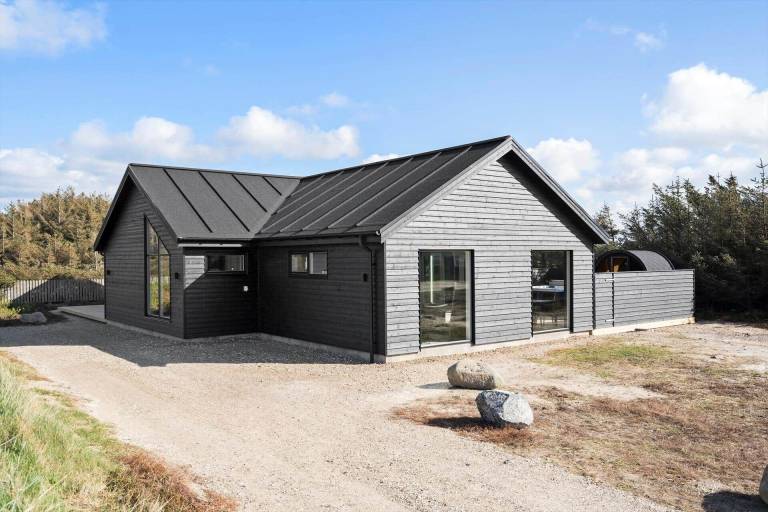 House with jacuzzi, sauna & barbecue — photo 2