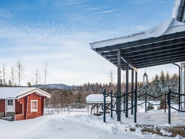 Vacation home with sauna & terrace | Nature view — photo 2