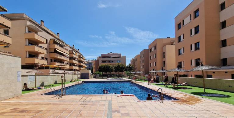 Nice holiday apartment with pool, terrace & yard | Pets are welcome in Lloret de Mar